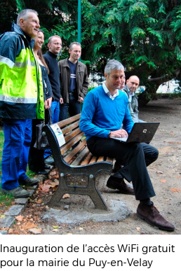 inauguration de l'accès wifi gratuit pour la mairie du puy en velay avec laurent wauquiez